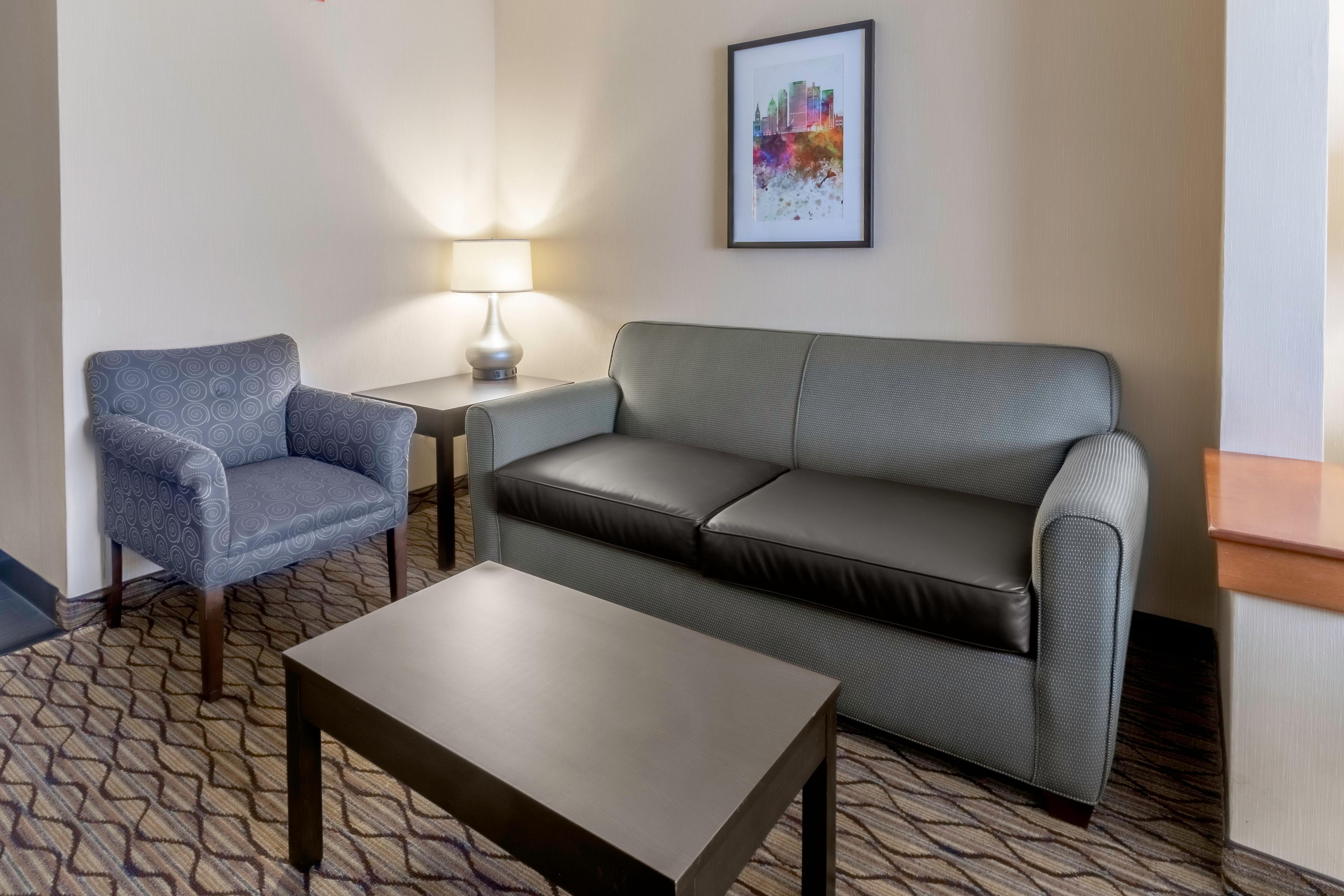 Holiday Inn Milwaukee Airport By Ihg Exterior photo