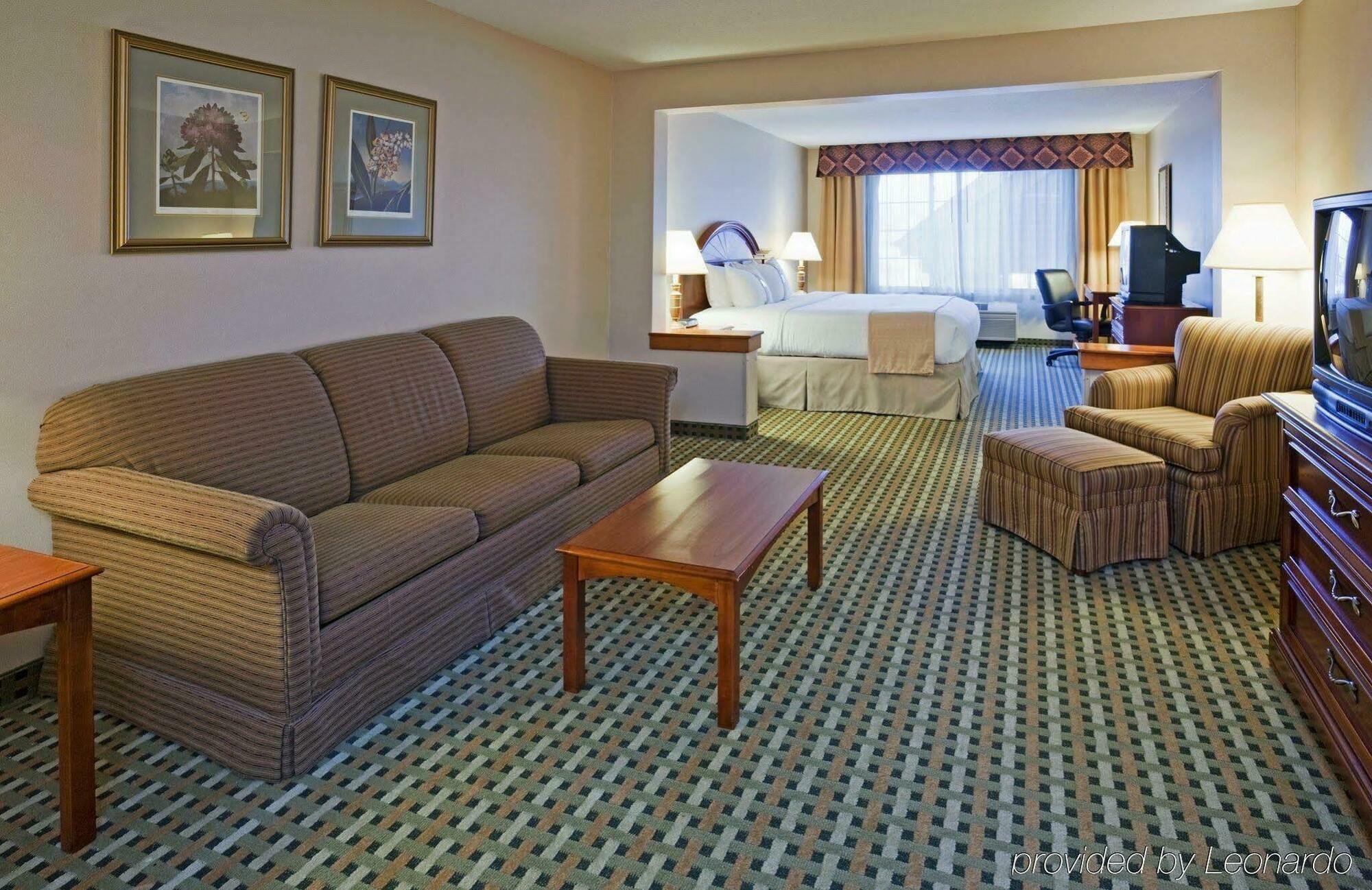 Holiday Inn Milwaukee Airport By Ihg Exterior photo